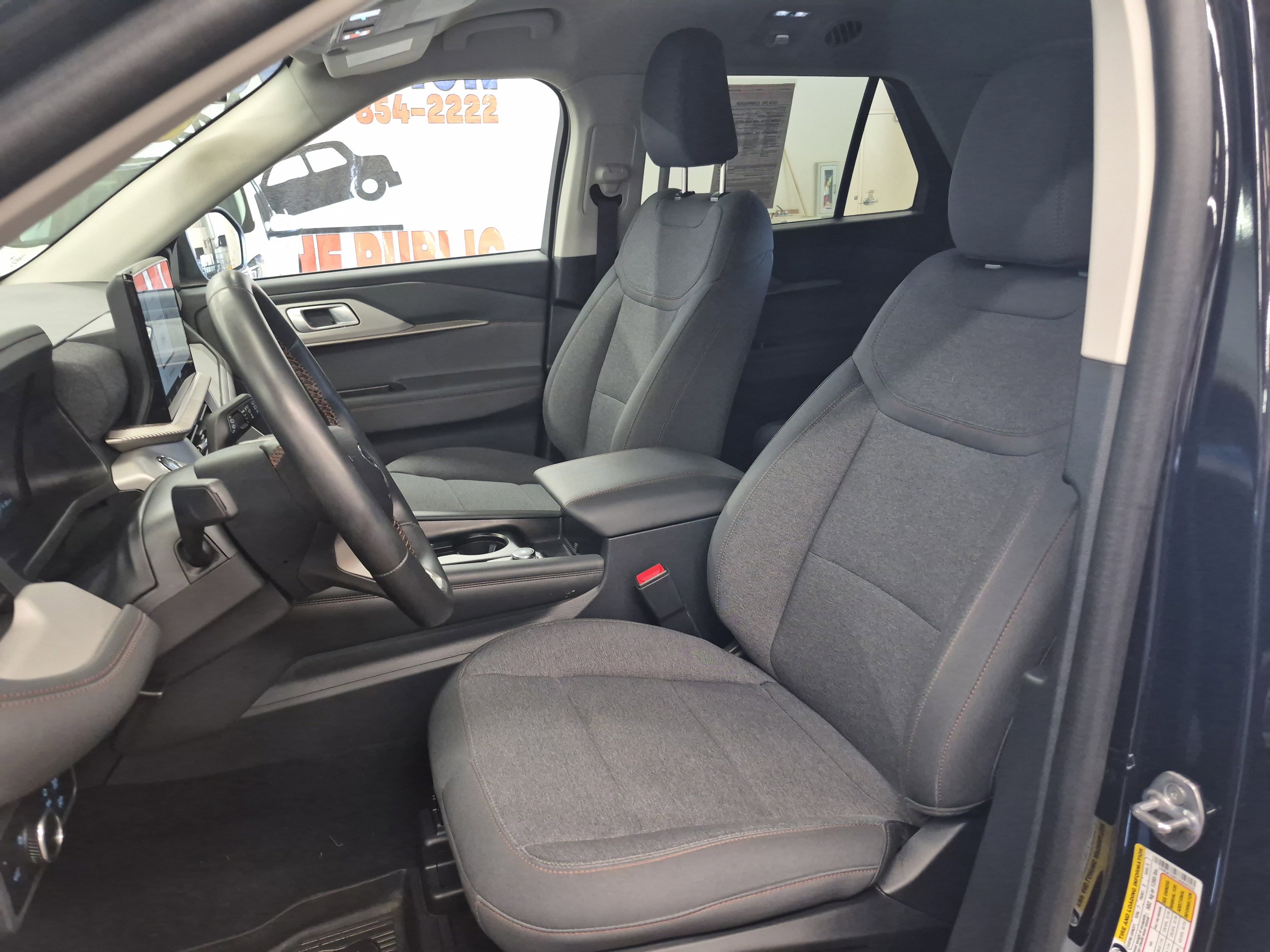 Certified 2025 Ford Explorer Active image 10