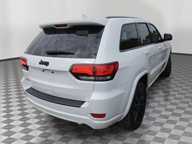 Used 2020 Jeep Grand Cherokee Altitude image 3