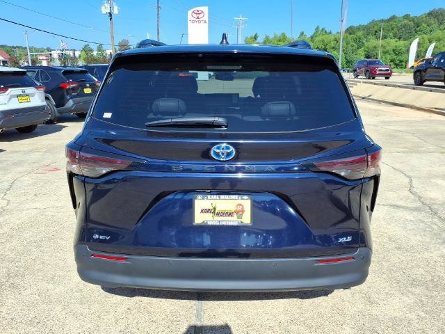 Used 2025 Toyota Sienna XLE FWD image 4