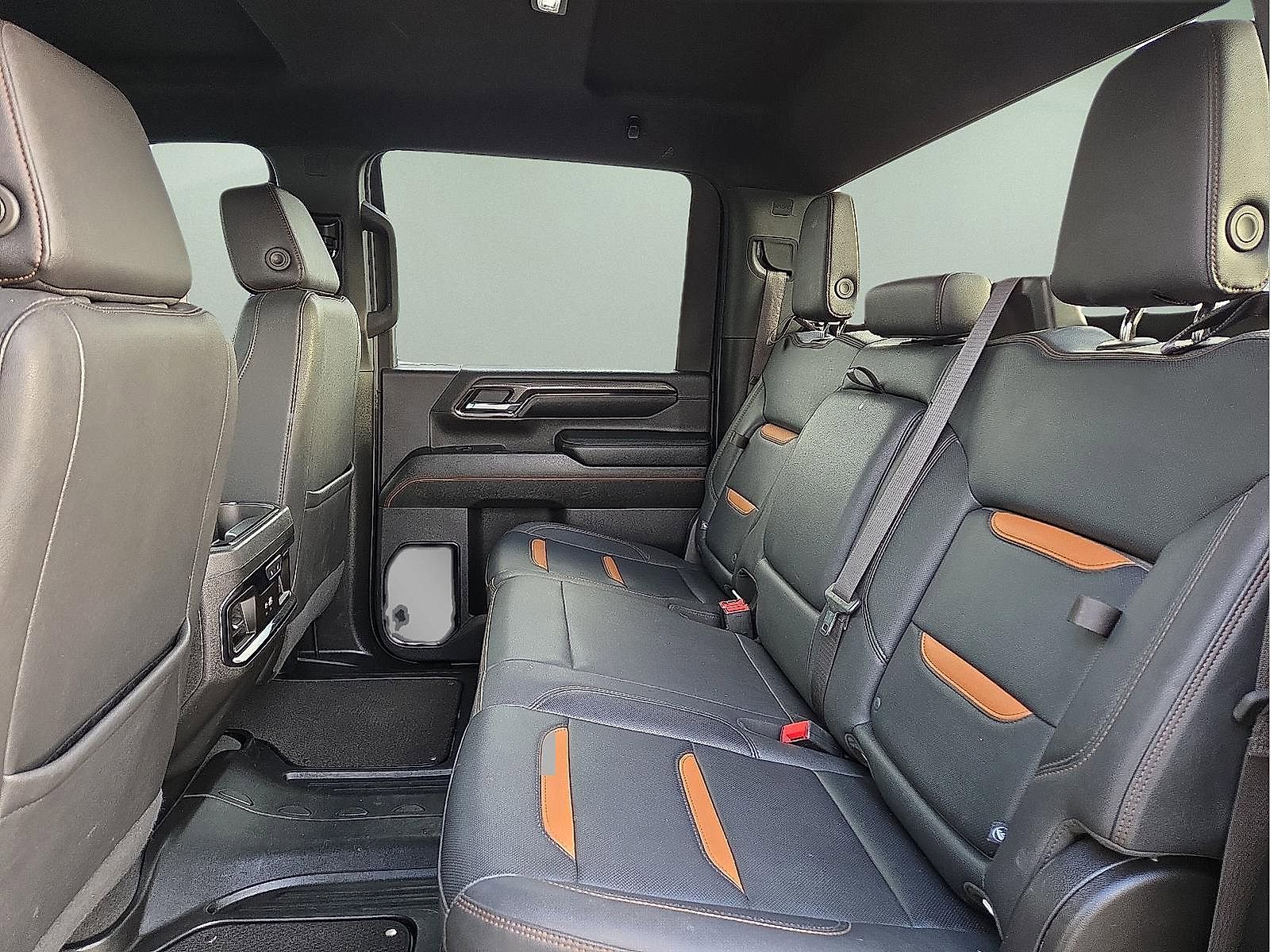 Used 2024 GMC Sierra 2500 AT4 image 10
