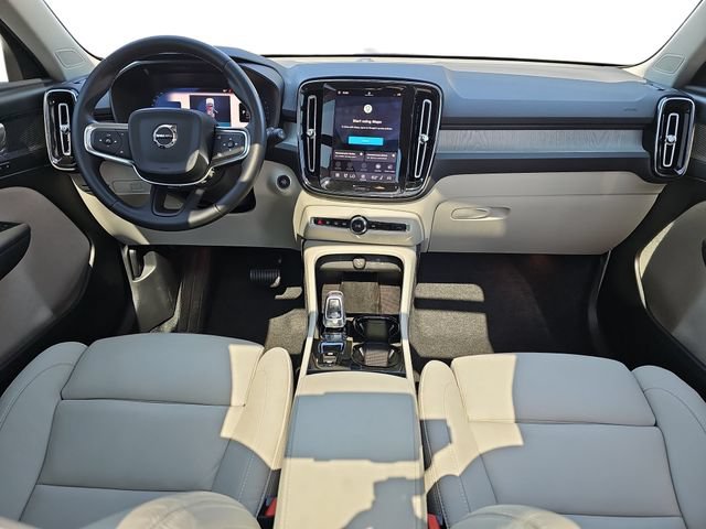 Used 2025 Volvo XC40 B5 Plus w/ Protection Package Premier AWD/4WD image 9
