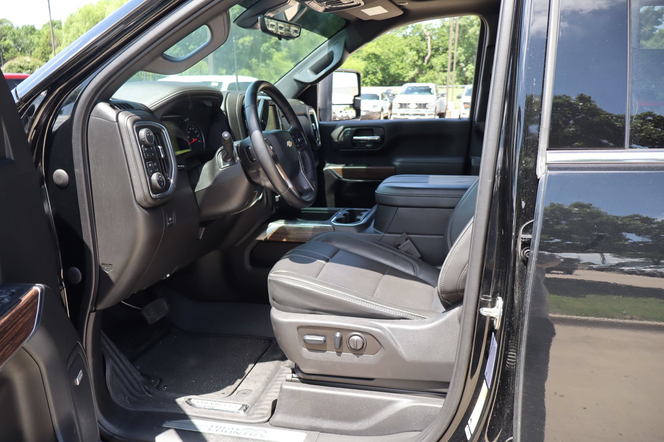 Used 2023 Chevrolet Silverado 3500 High Country AWD/4WD image 28