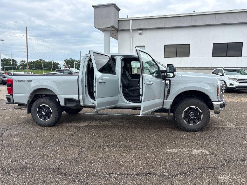 Certified 2025 Ford F250 Lariat w/ Lariat Ultimate Package AWD/4WD image 8