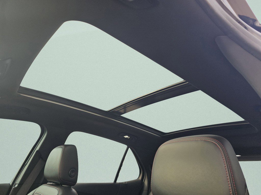 Used 2022 Chevrolet Equinox RS w/ RS Leather Package image 8