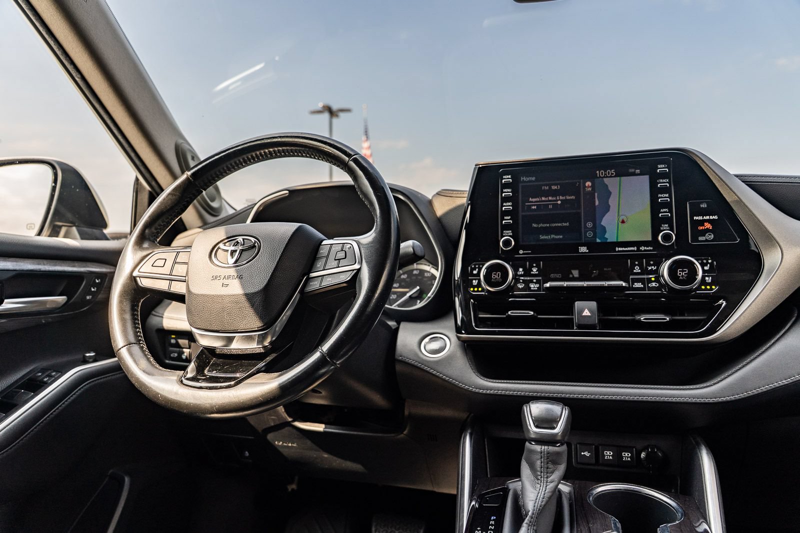 Used 2020 Toyota Highlander Limited FWD image 32