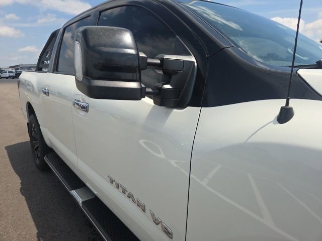 Used 2020 Nissan Titan SL w/ Moonroof Package AWD/4WD image 5