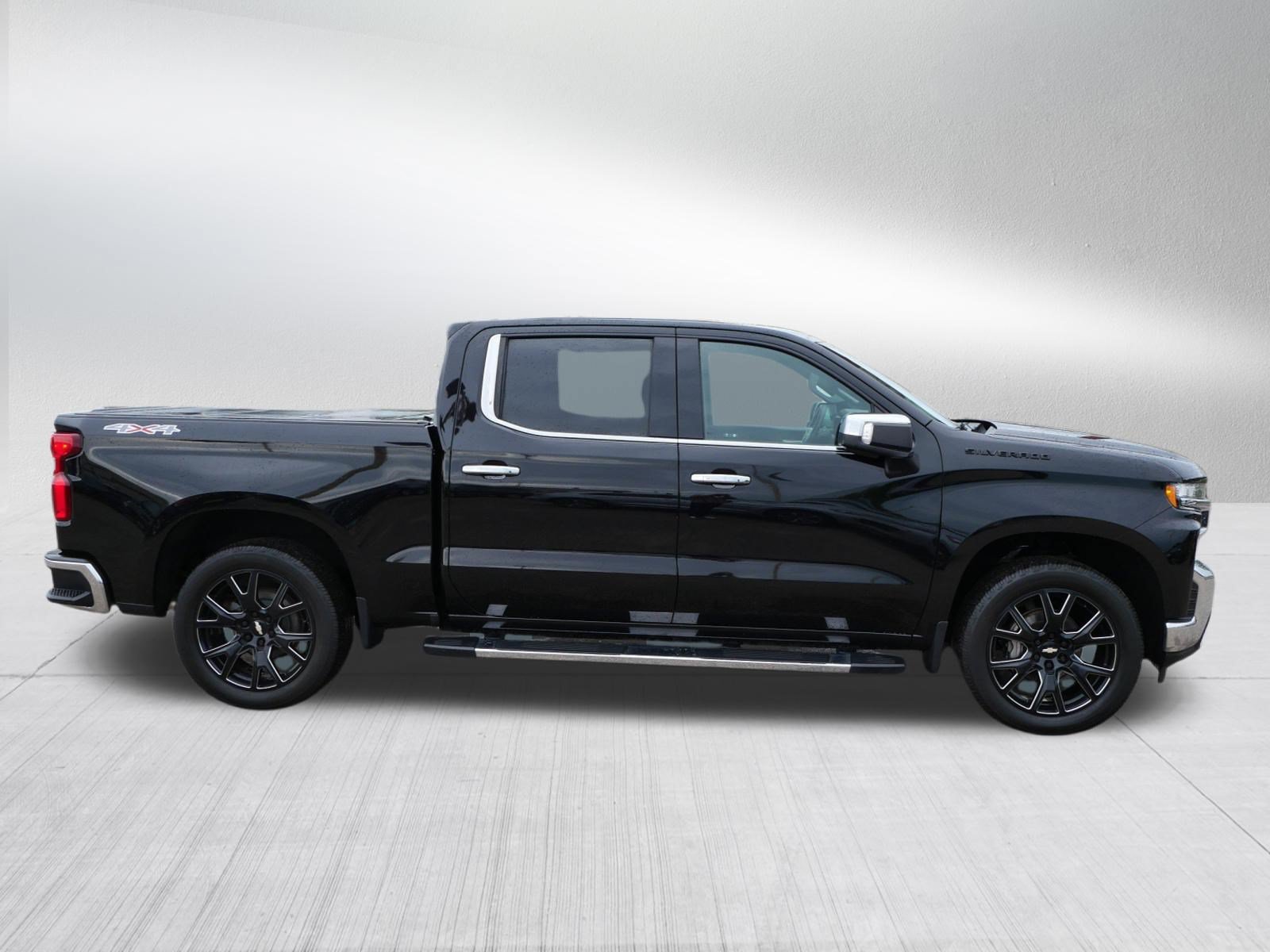 Used 2022 Chevrolet Silverado 1500 LTZ w/ LTZ Convenience Package II AWD/4WD image 8