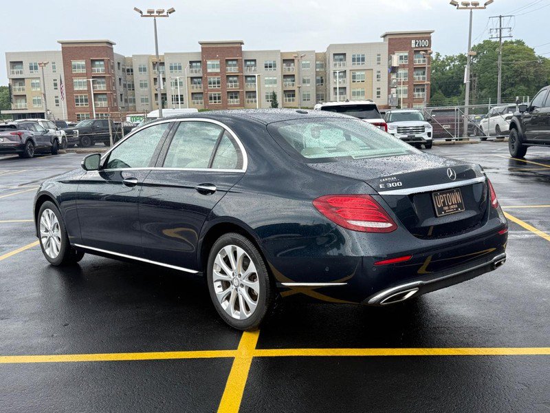 Used 2017 Mercedes-Benz E 300 4MATIC image 7