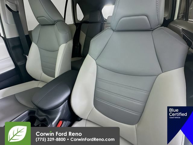 Used 2021 Toyota RAV4 XLE Premium AWD/4WD image 25