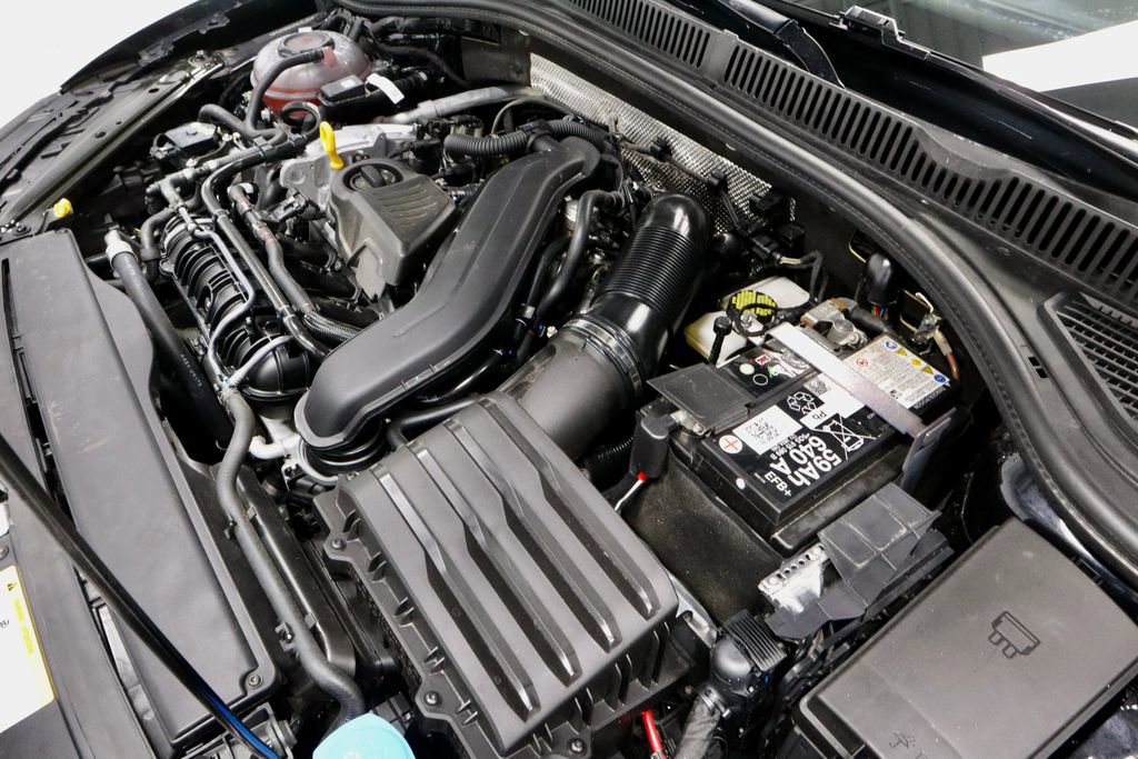 Used 2025 Volkswagen Jetta SE image 15
