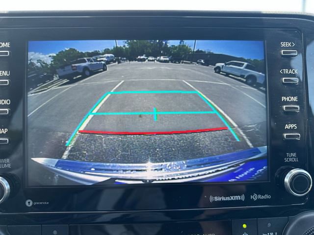 Used 2022 Toyota Highlander XLE FWD image 19