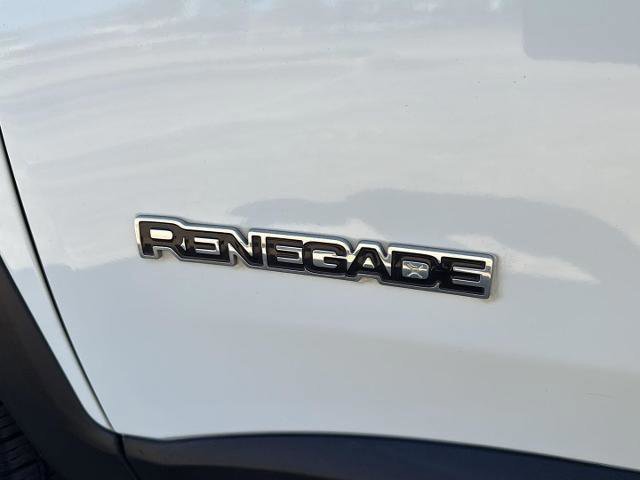 Used 2020 Jeep Renegade Latitude image 10