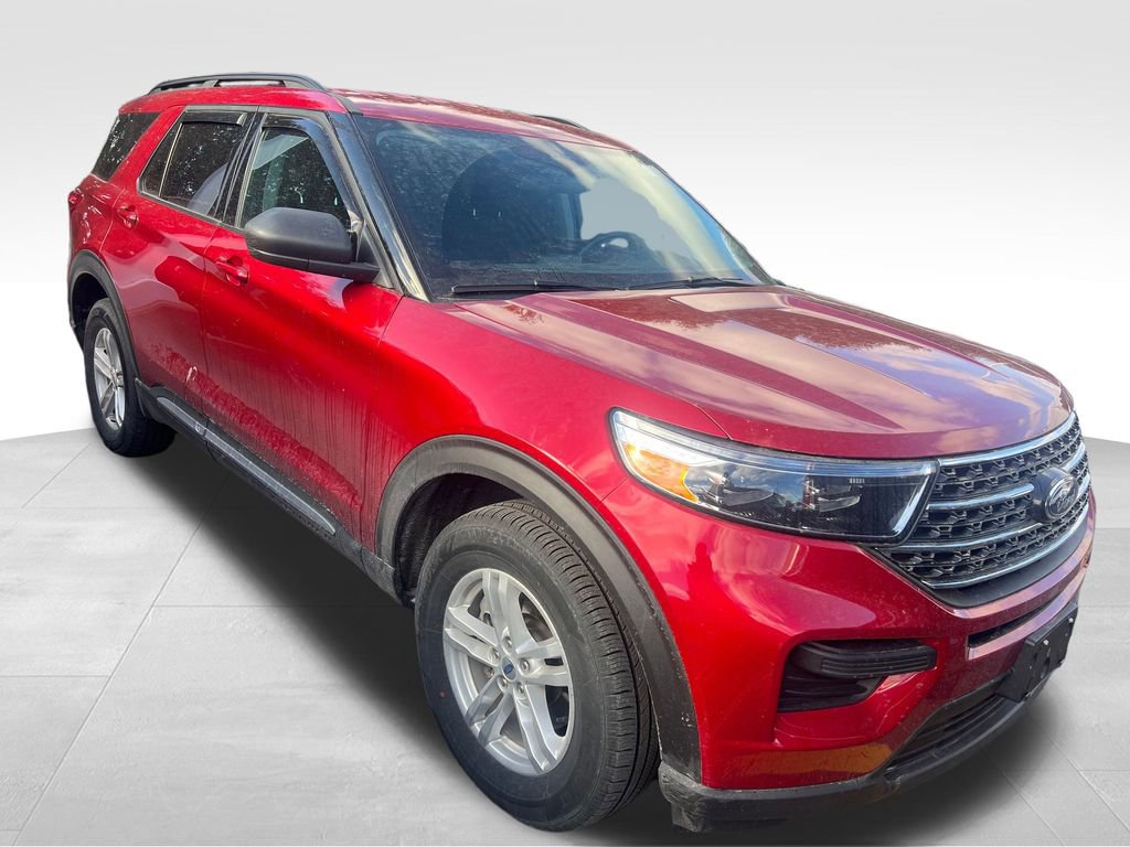 Certified 2023 Ford Explorer XLT image 2