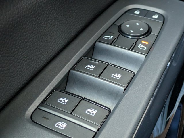 Used 2025 Nissan Pathfinder SV AWD/4WD image 27