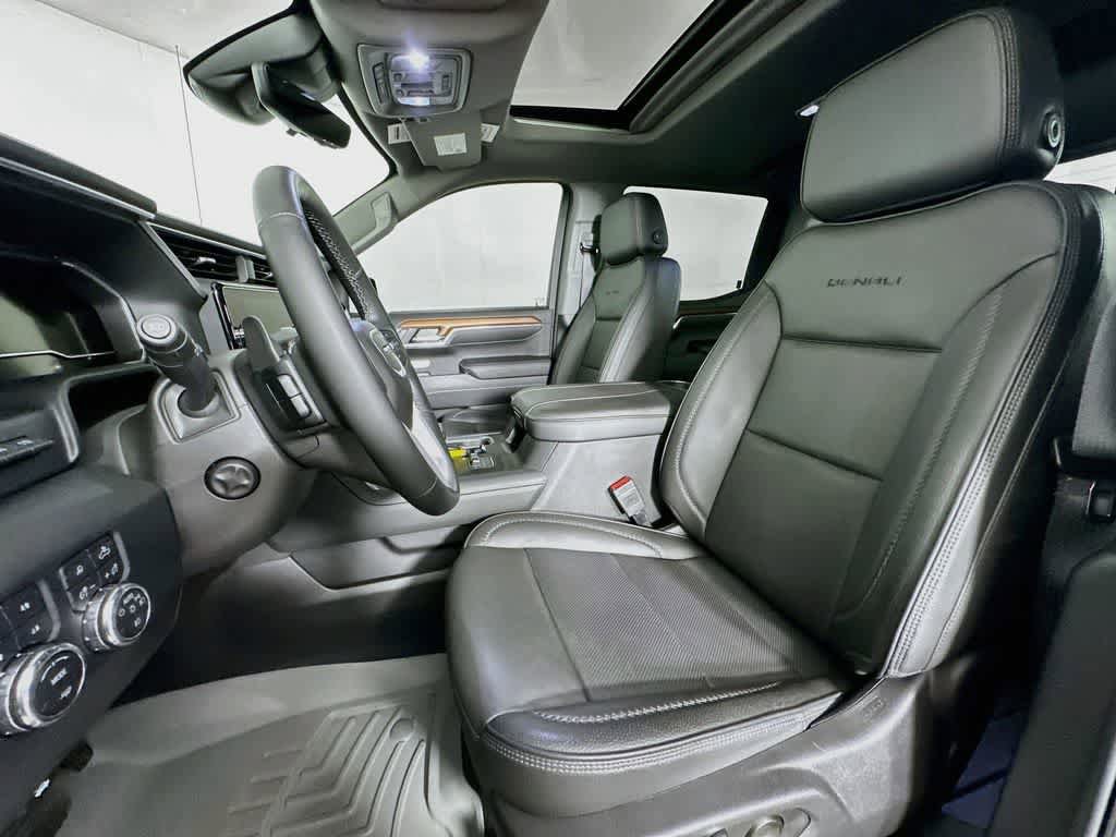 Used 2023 GMC Sierra 1500 Denali w/ Denali Reserve Package AWD/4WD image 12