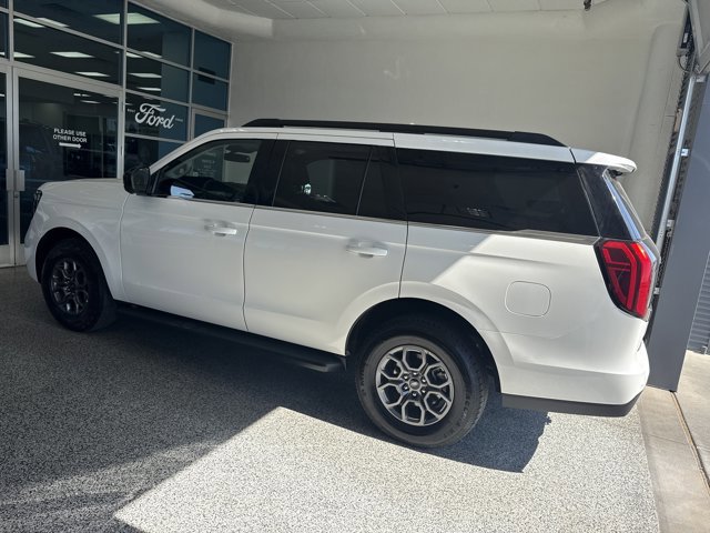 Certified 2025 Ford Expedition Active AWD/4WD image 4