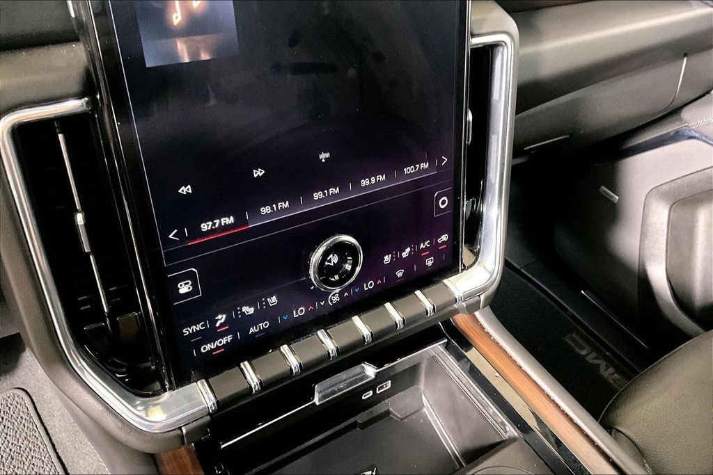 Used 2025 GMC Yukon Denali AWD/4WD image 26