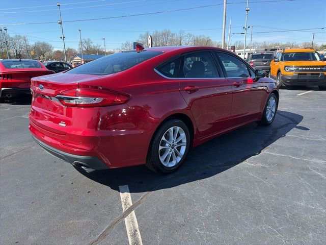 Certified 2020 Ford Fusion SE image 5