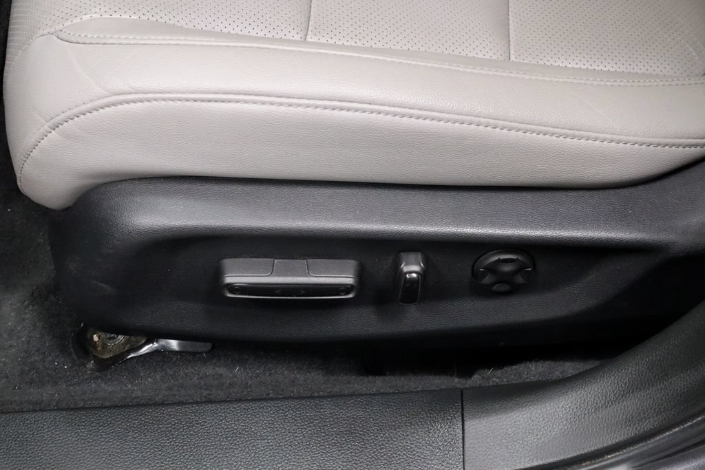 Used 2020 Honda Accord Touring image 24