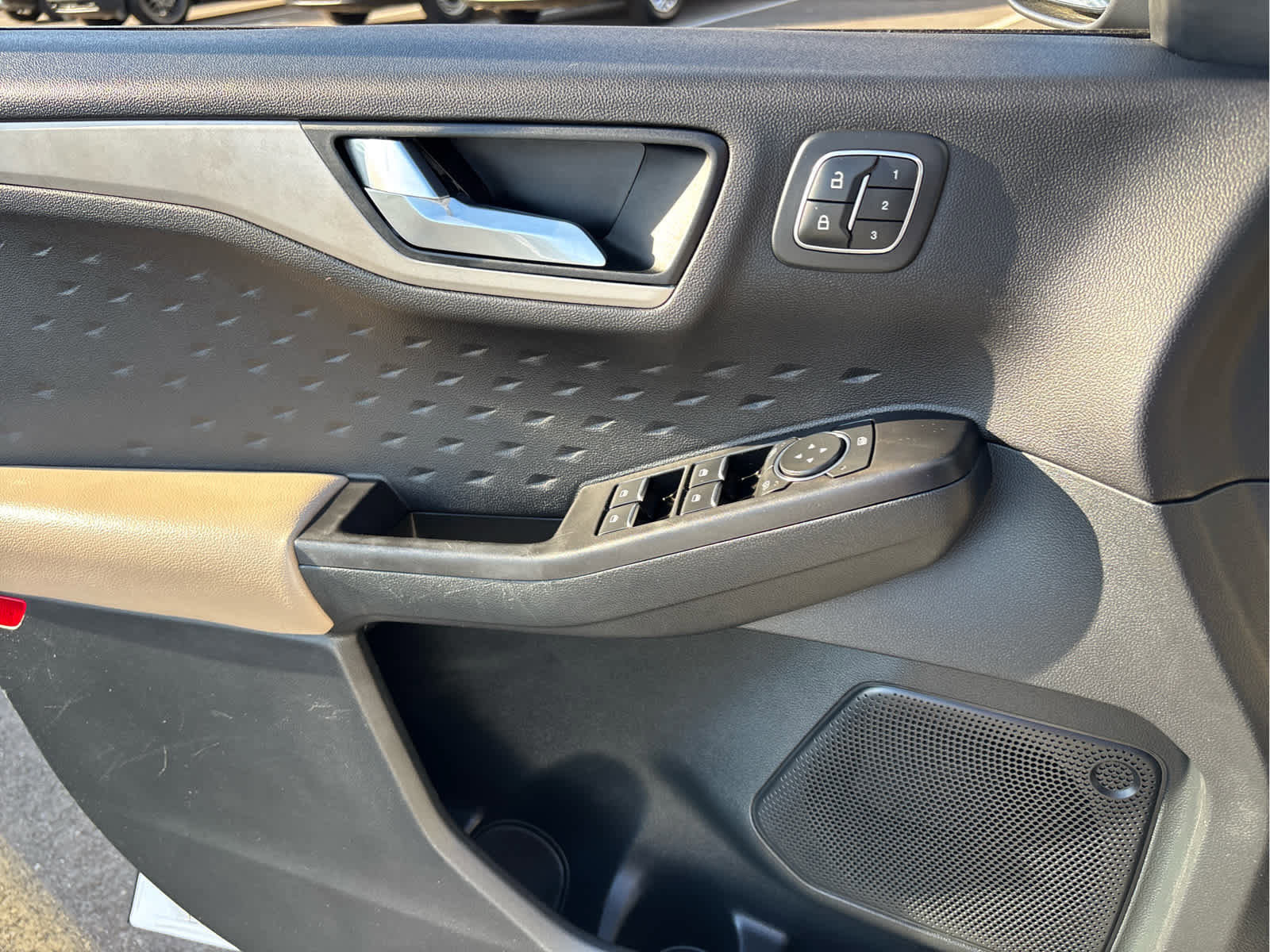 Certified 2020 Ford Escape SEL image 24