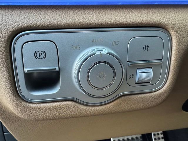 Used 2025 Mercedes-Benz GLS 580 4MATIC image 12