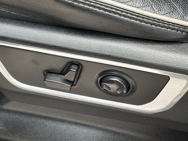 Used 2024 RAM 1500 Laramie AWD/4WD image 33