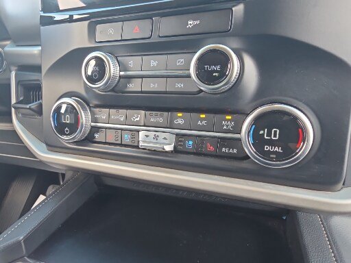 Certified 2024 Ford Expedition XLT RWD image 5