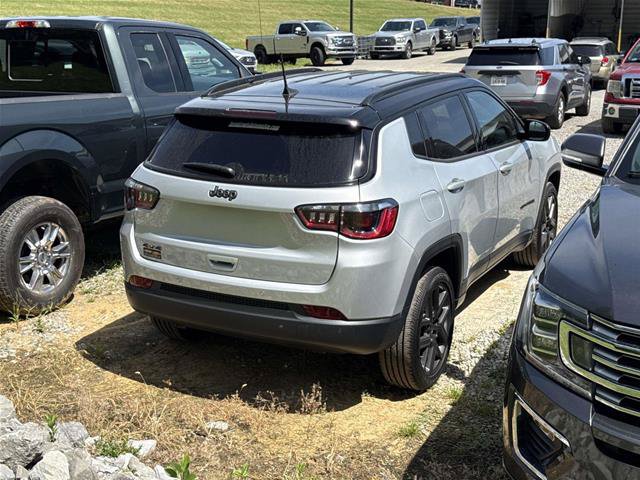 Used 2026 Jeep Compass Limited AWD/4WD image 4
