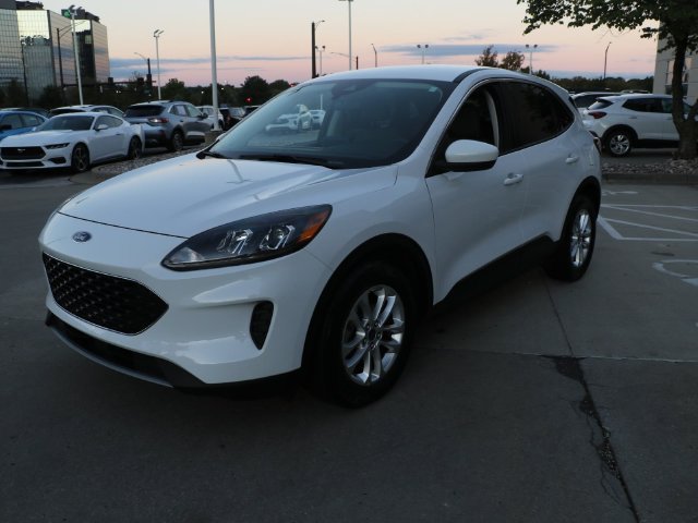 Certified 2021 Ford Escape SE FWD image 3