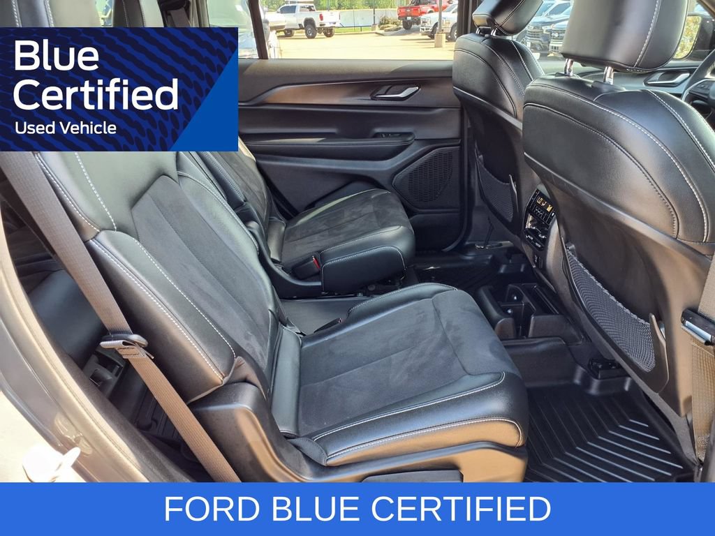 Used 2023 Jeep Grand Cherokee L Laredo RWD image 29