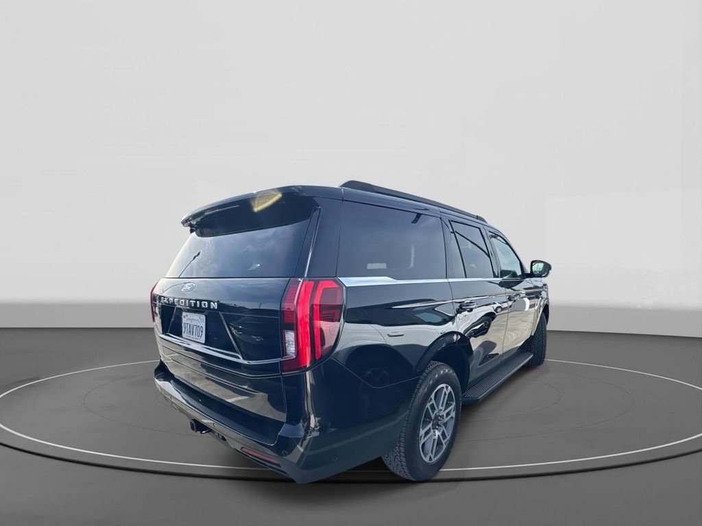 Certified 2025 Ford Expedition Active image 5