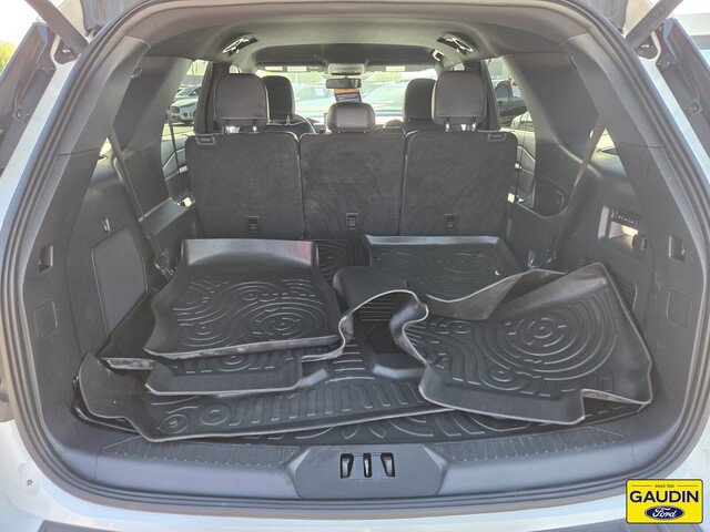 Certified 2025 Ford Explorer ST-Line w/ Premium Package RWD image 14
