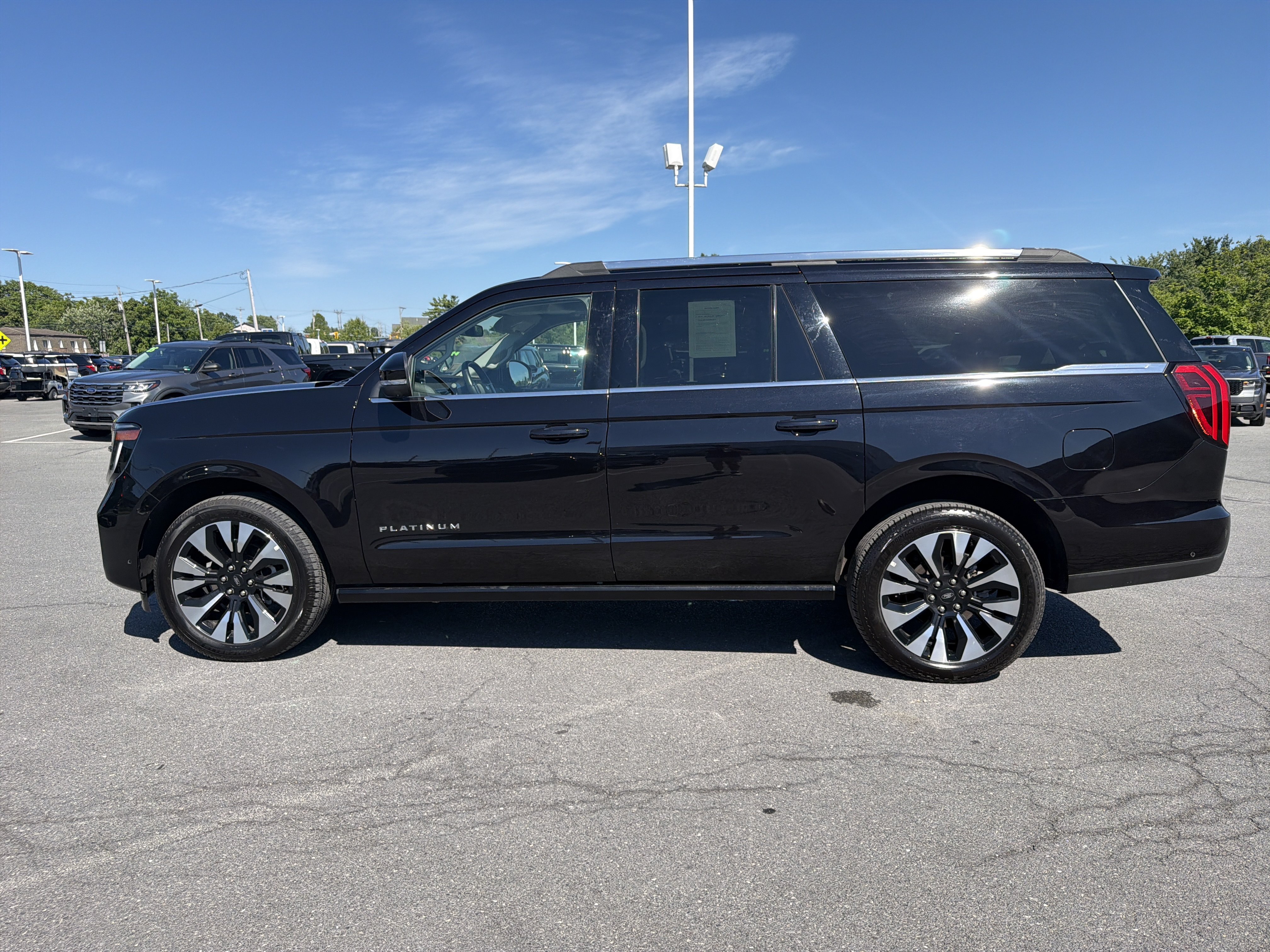 Certified 2025 Ford Expedition Max Platinum w/ Driver's Package AWD/4WD image 7