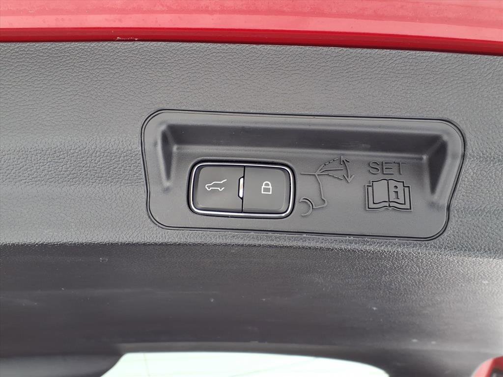 Certified 2020 Ford Explorer XLT w/ Equipment Group 202A image 20