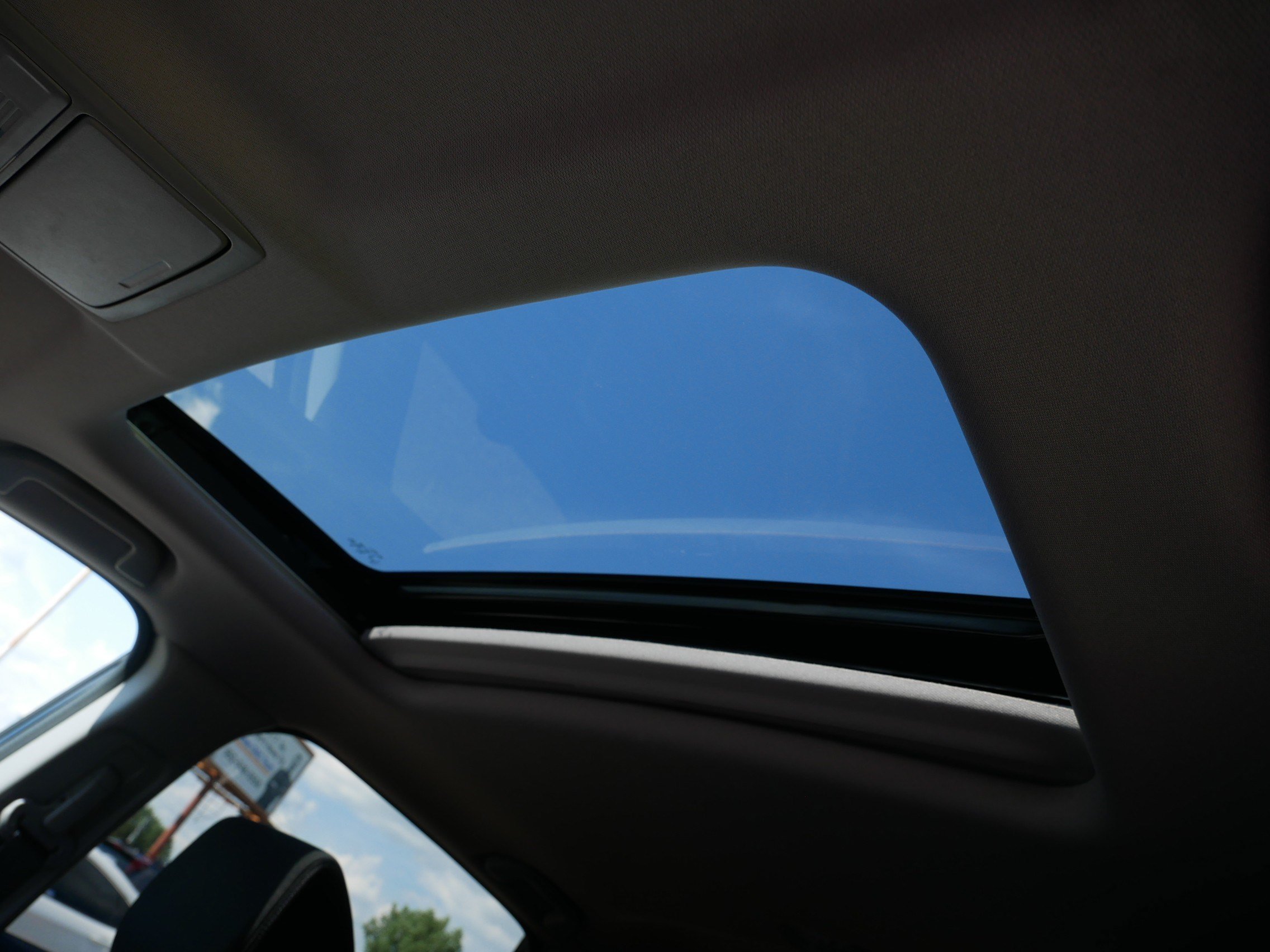 Used 2022 Honda CR-V EX image 32