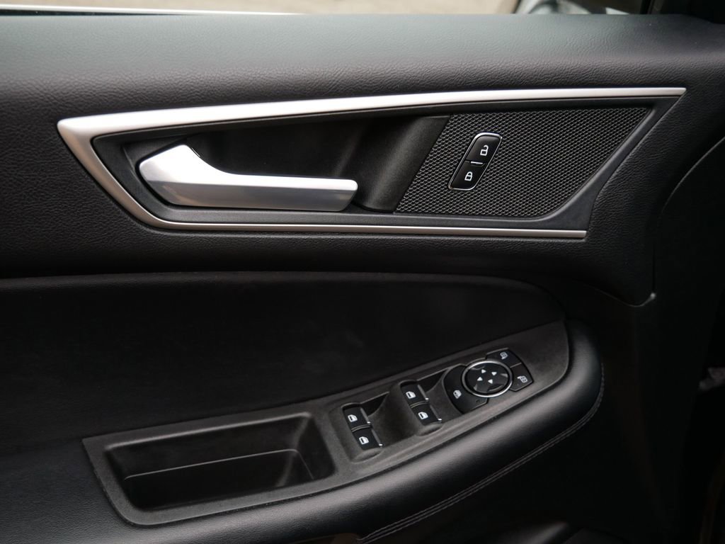 Certified 2023 Ford Edge SEL image 16