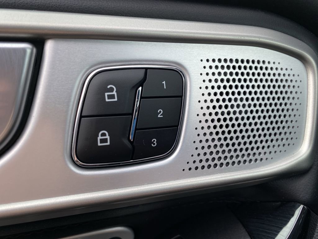 Certified 2023 Ford Explorer Platinum w/ Technology Package image 13