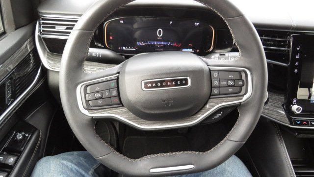 Used 2022 Jeep Wagoneer Series III w/ Premium Group I image 22