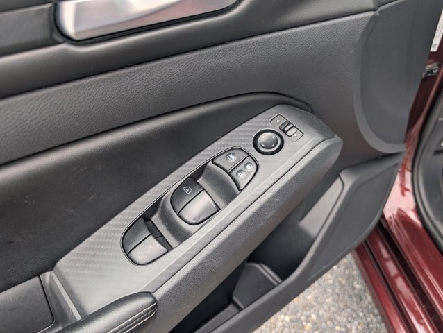 Used 2025 Nissan Altima 2.5 SV AWD/4WD image 9