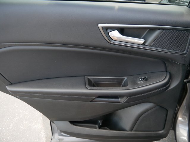 Certified 2023 Ford Edge SE w/ Black Appearance Package AWD/4WD image 13