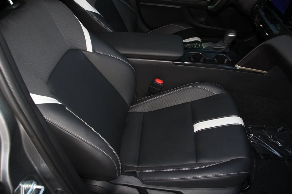 Used 2025 Toyota Camry SE FWD image 28
