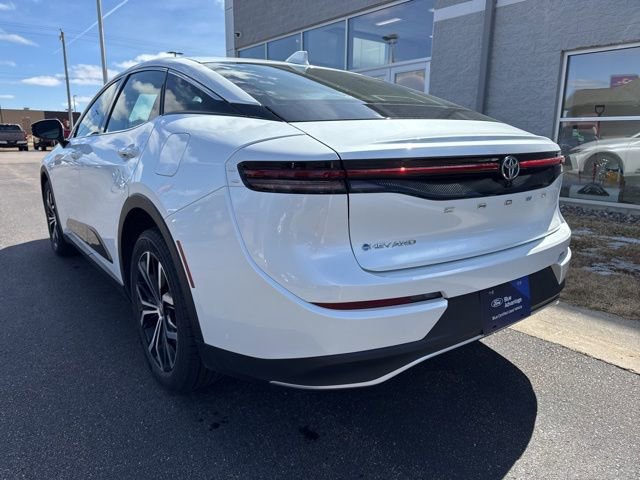 Used 2024 Toyota Crown XLE image 3