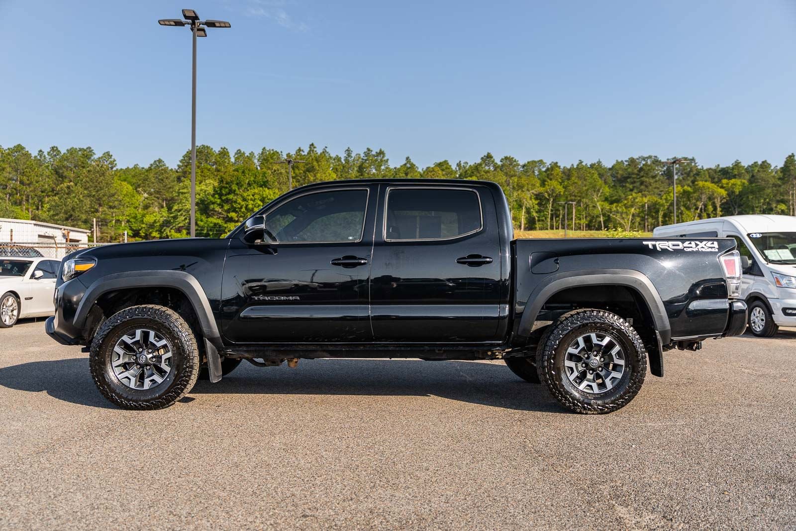Used 2022 Toyota Tacoma TRD Off-Road w/ Technology Package AWD/4WD image 4