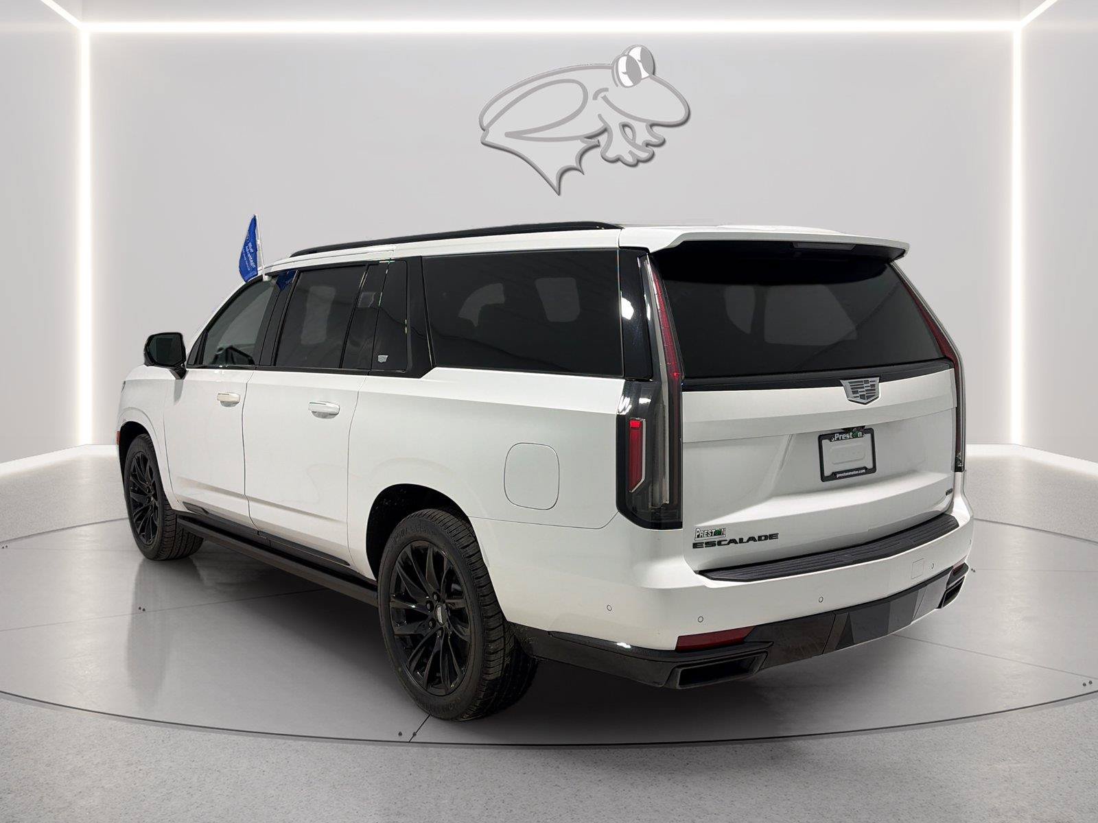 Used 2021 Cadillac Escalade ESV Sport w/ Driver Assist Tech Package AWD/4WD image 3