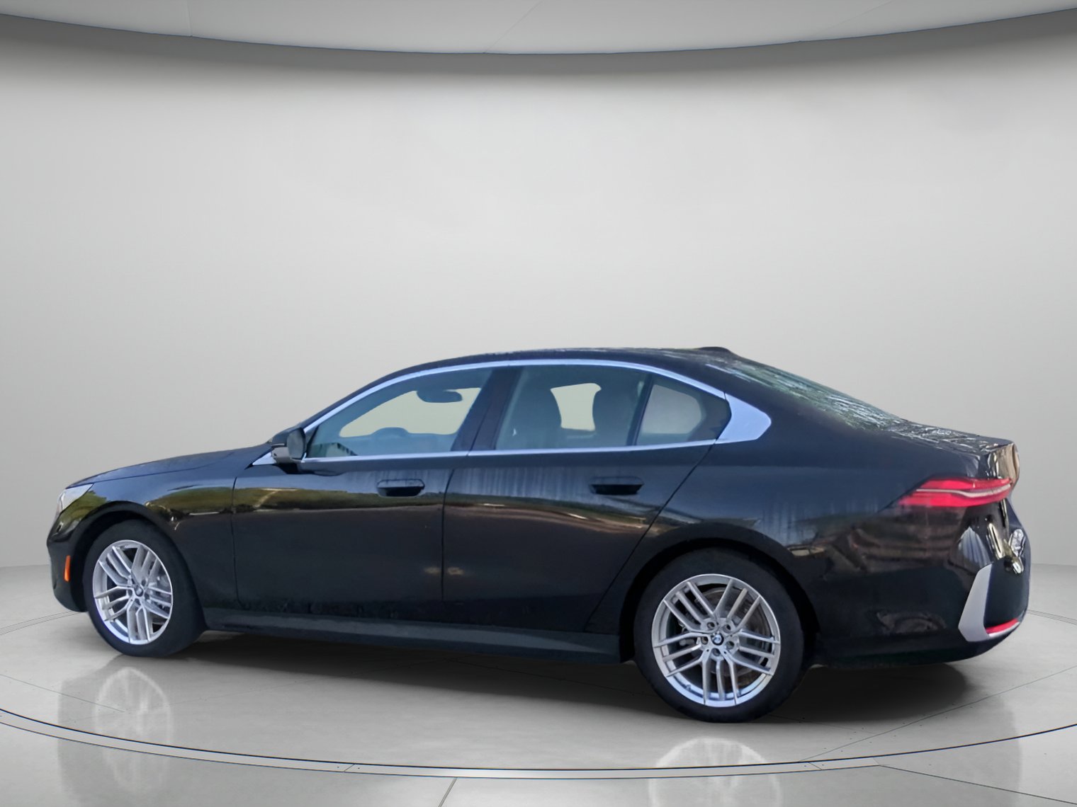 Used 2025 BMW 530i RWD image 18