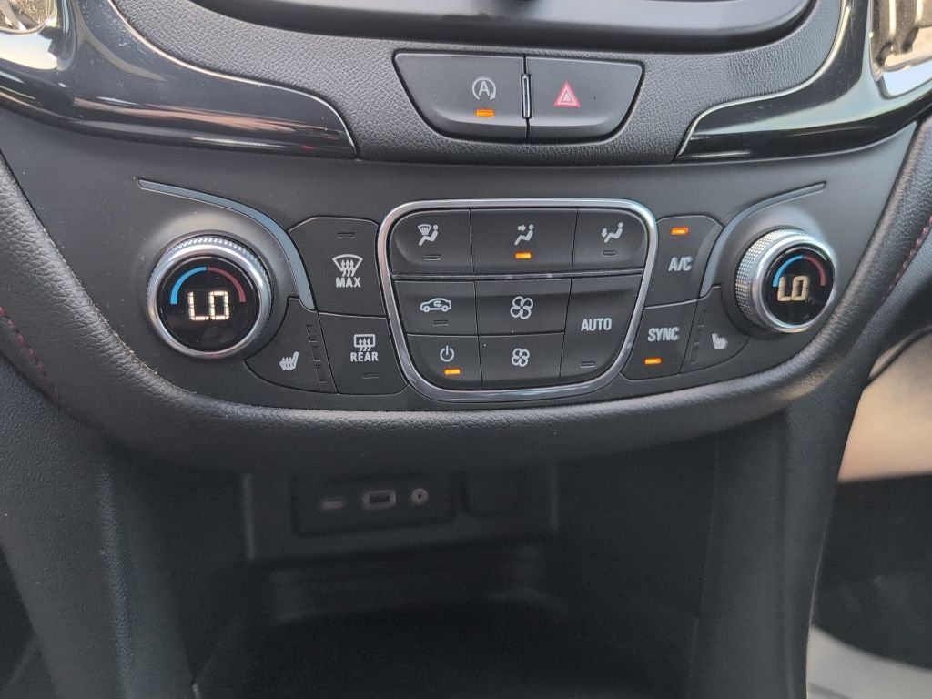 Used 2022 Chevrolet Equinox RS w/ RS Leather Package FWD image 17