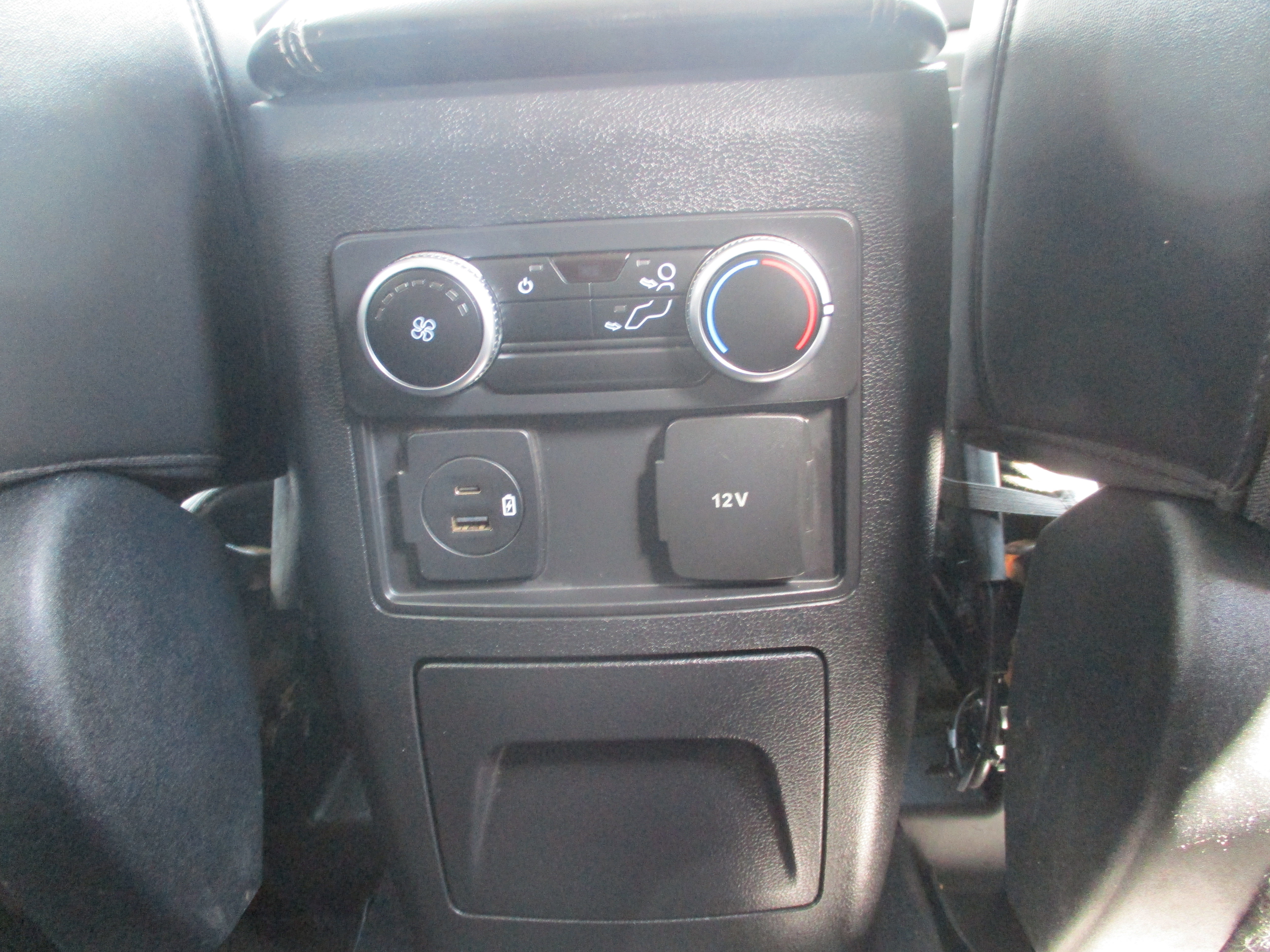 Certified 2022 Ford Explorer XLT w/ Equipment Group 202A image 20