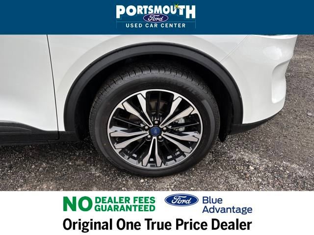 Certified 2022 Ford Escape SEL w/ SEL Stealth AWD Package image 32