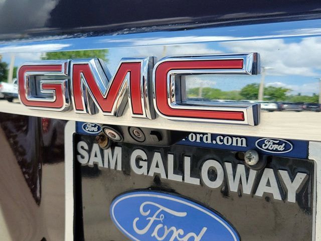 Used 2021 GMC Acadia Denali w/ Denali Technology Package FWD image 12