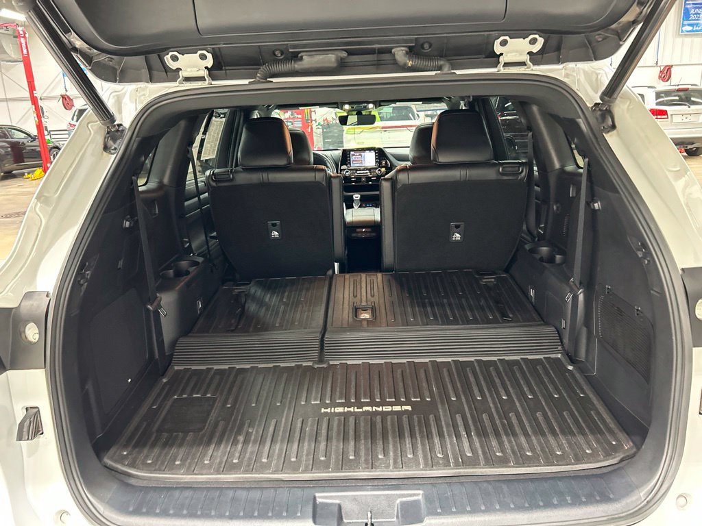 Used 2022 Toyota Highlander XSE AWD/4WD image 31